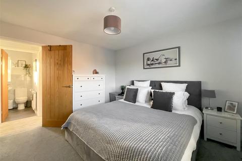 33 Noble Avenue, Bristol, BS30 8YY