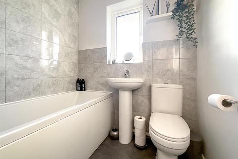 33 Noble Avenue, Bristol, BS30 8YY