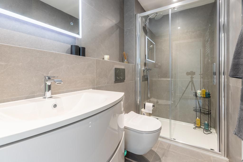 Annexe Shower Room