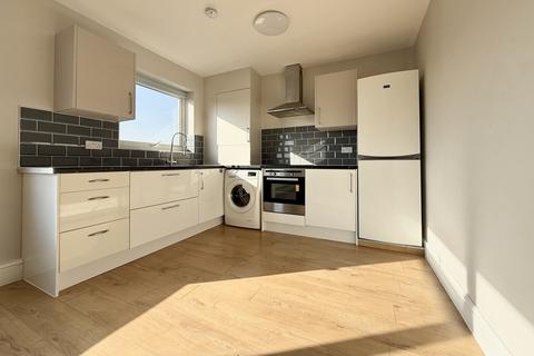 2 bedroom apartment to rent, Enmore Road, South Norwood