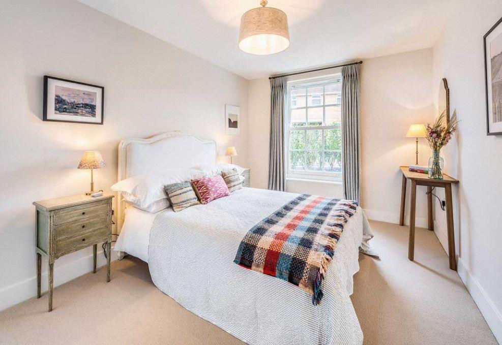 Bedroom.JPG