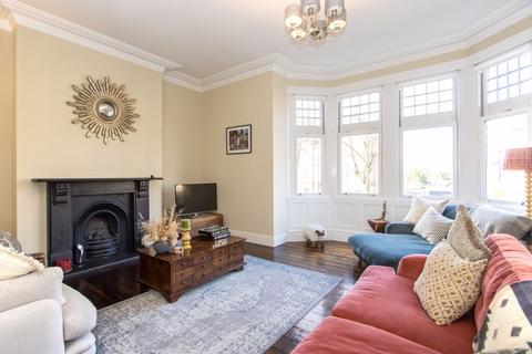 2 bedroom flat for sale, Plymouth Road, Penarth