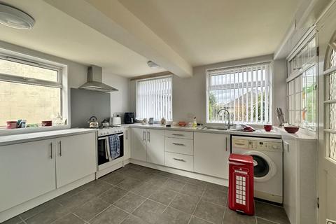 2 bedroom detached bungalow for sale, Uplands Avenue, Willenhall