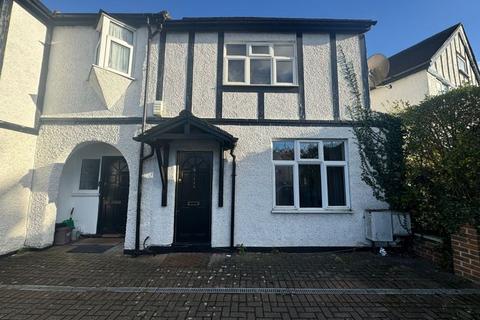 1 bedroom property to rent, Deans Lane, Edgware