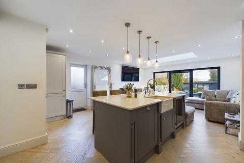 116 Birch Avenue, Chadderton, Oldham, OL1 2QU