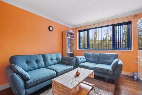 2 bedroom maisonette for sale, Headstone Lane, Harrow