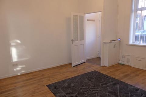 2 bedroom terraced house to rent, Henthorn Street, Oldham OL2