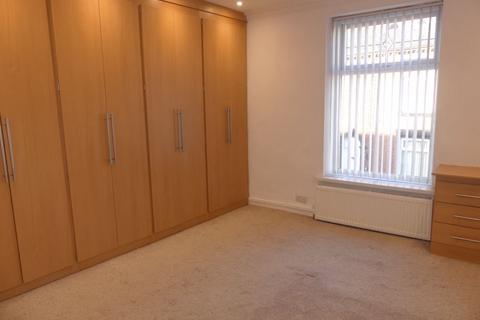 2 bedroom terraced house to rent, Henthorn Street, Oldham OL2