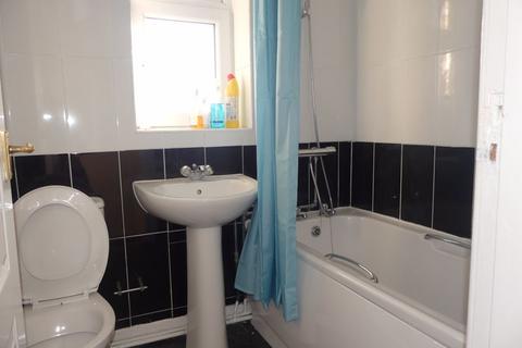 2 bedroom terraced house to rent, Henthorn Street, Oldham OL2