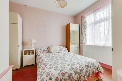 2 bedroom terraced house for sale, Pembroke Avenue, Enfield