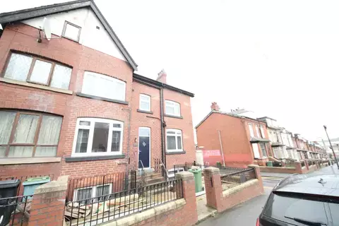 1 bedroom flat to rent, Tempest Road, Leeds, LS11 6RD