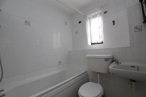 undefined, Clapham Place, Bradwell Common