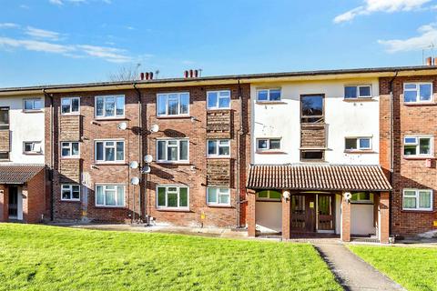 2 bedroom flat for sale, Sunderland Close, Rochester, Kent