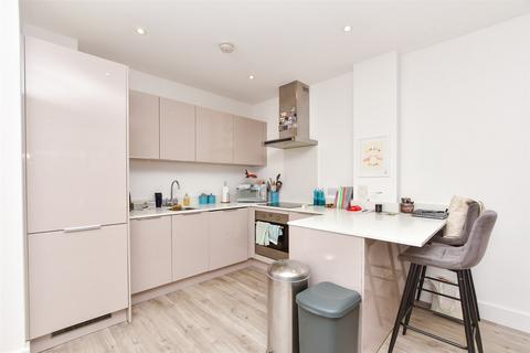 1 bedroom flat for sale, North Street, Horsham, West Sussex