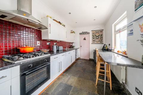 187 Ravenscroft Road, Beckenham, BR3 4TN