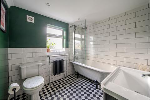 187 Ravenscroft Road, Beckenham, BR3 4TN