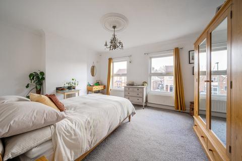 187 Ravenscroft Road, Beckenham, BR3 4TN
