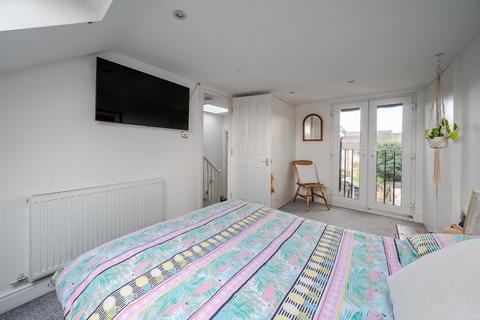 187 Ravenscroft Road, Beckenham, BR3 4TN