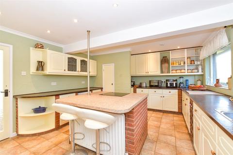 4 bedroom chalet for sale, Havant Road, Hayling Island, Hampshire