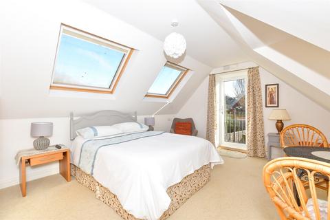 4 bedroom chalet for sale, Havant Road, Hayling Island, Hampshire