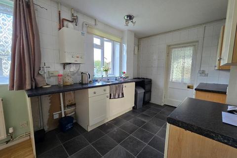 3 bedroom semi-detached house for sale, Cokefield Avenue, Southend on Sea, Essex, SS2 4PU