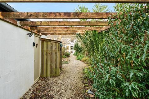 2, Ivy Court Red Lane, Rosudgeon, Penzance, TR20 9PU