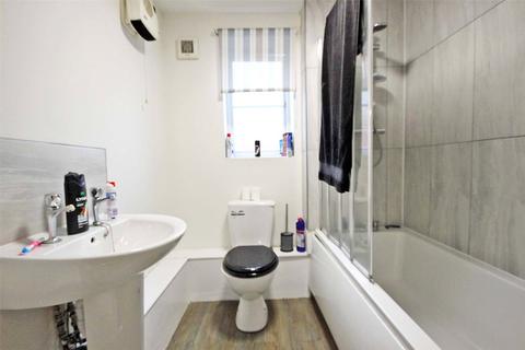 2 bedroom apartment for sale, Gillespie Close, Bedford, Bedfordshire, MK42