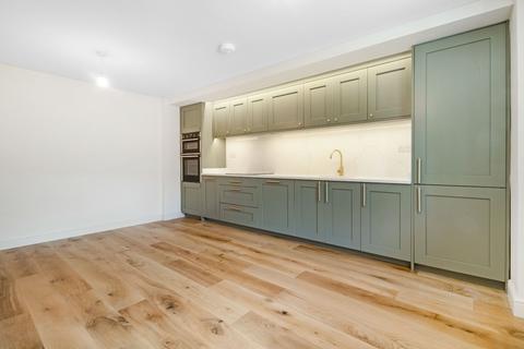 undefined, High Street, Lechlade, Gloucestershire, GL7
