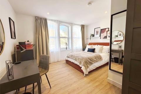 1 bedroom property to rent, High Street, Kent ME7