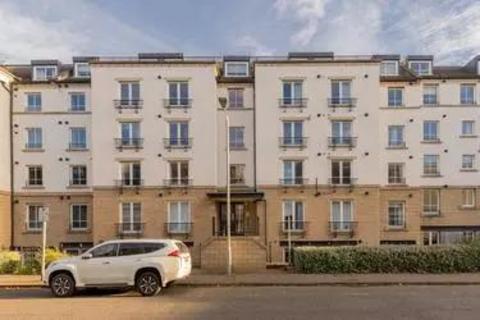 2 bedroom flat to rent, 85/13