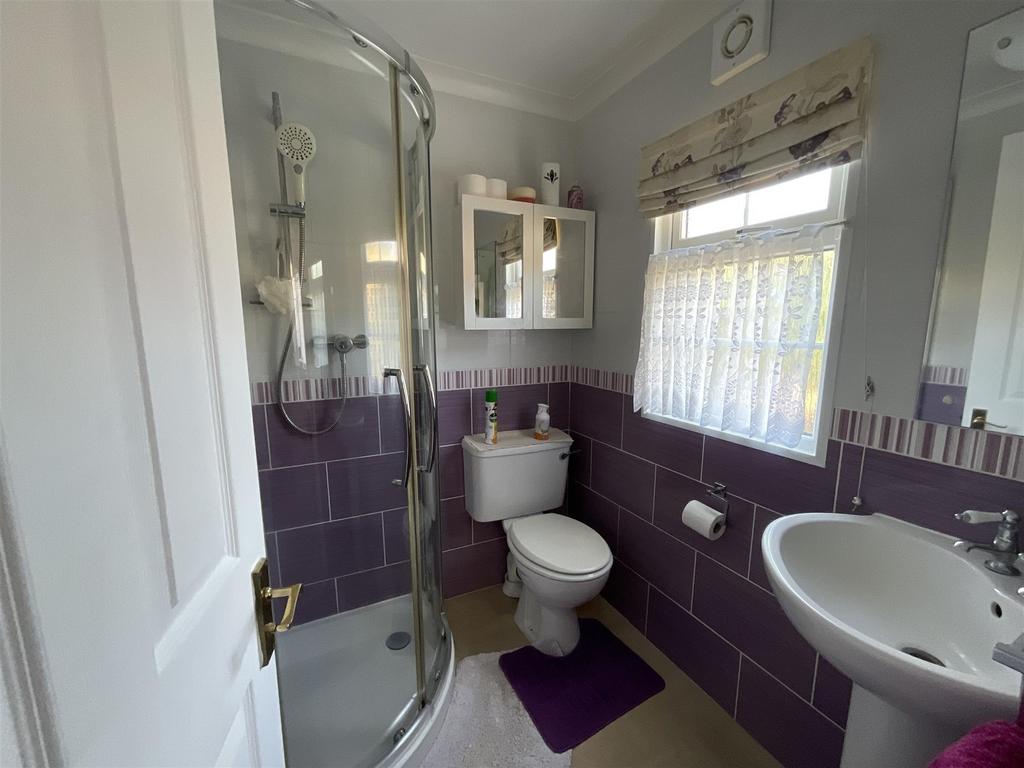 En Suite Shower Room