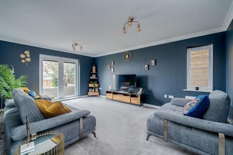 30 Arnhem Close, Gilstead, Bingley, BD16 3JX