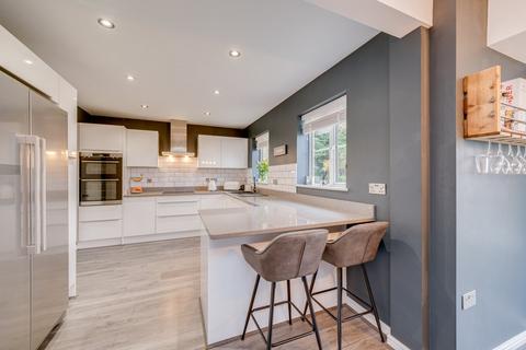 30 Arnhem Close, Gilstead, Bingley, BD16 3JX