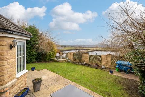 30 Arnhem Close, Gilstead, Bingley, BD16 3JX