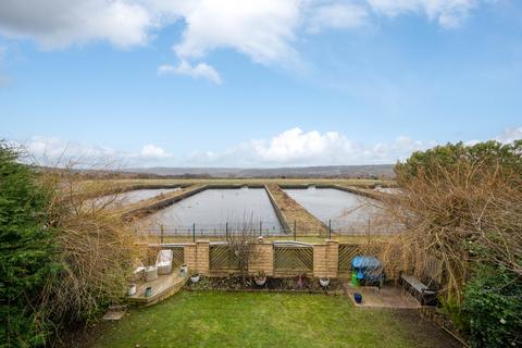 30 Arnhem Close, Gilstead, Bingley, BD16 3JX