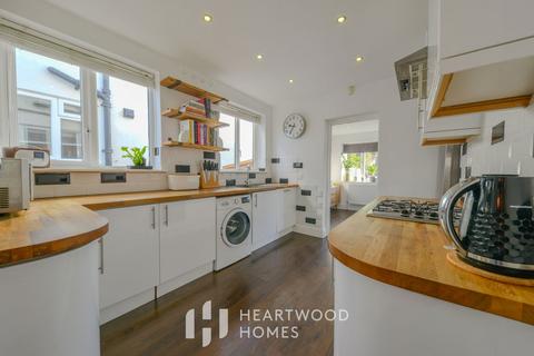 3 bedroom semi-detached house for sale, Oakwood Drive, St. Albans, AL4 0XD