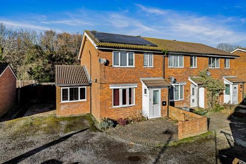 3 bedroom end of terrace house for sale, Pine Way, Folkestone, CT19