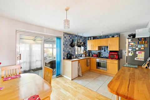 3 bedroom end of terrace house for sale, Pine Way, Folkestone, CT19