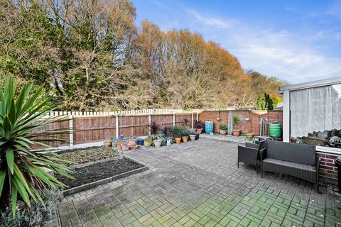 3 bedroom end of terrace house for sale, Pine Way, Folkestone, CT19