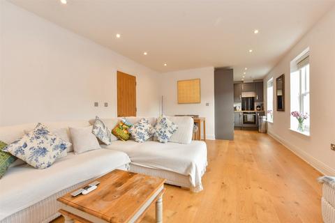 2 bedroom flat for sale, Alkham Road, Temple Ewell, Dover, Kent