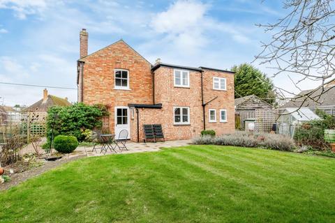 5 bedroom detached house for sale, Oakley Village,  Buckinghamshire,  HP18