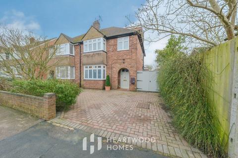 14 Central Drive, St Albans, AL4 0UR