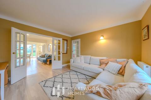 14 Central Drive, St Albans, AL4 0UR