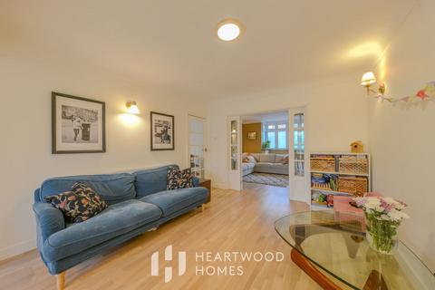 14 Central Drive, St Albans, AL4 0UR