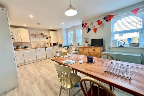 2 bedroom flat for sale, Freshwater Bay, Isle of Wight