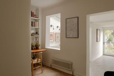 22 Farmer Road, London, E10 5DL