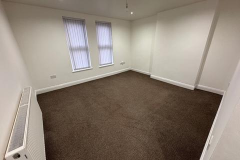 2 bedroom flat to rent, Tuttle Hill, Nuneaton