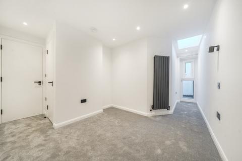 4 bedroom apartment to rent, Earlsfield Road London SW18