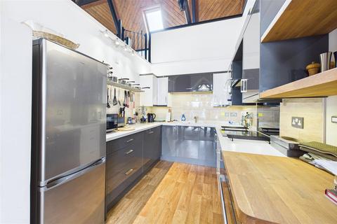 2 bedroom apartment for sale, Adjacent to Hill Road, Clevedon