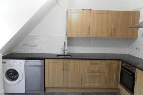 2 bedroom flat to rent, CENTRAL WATFORD WD18